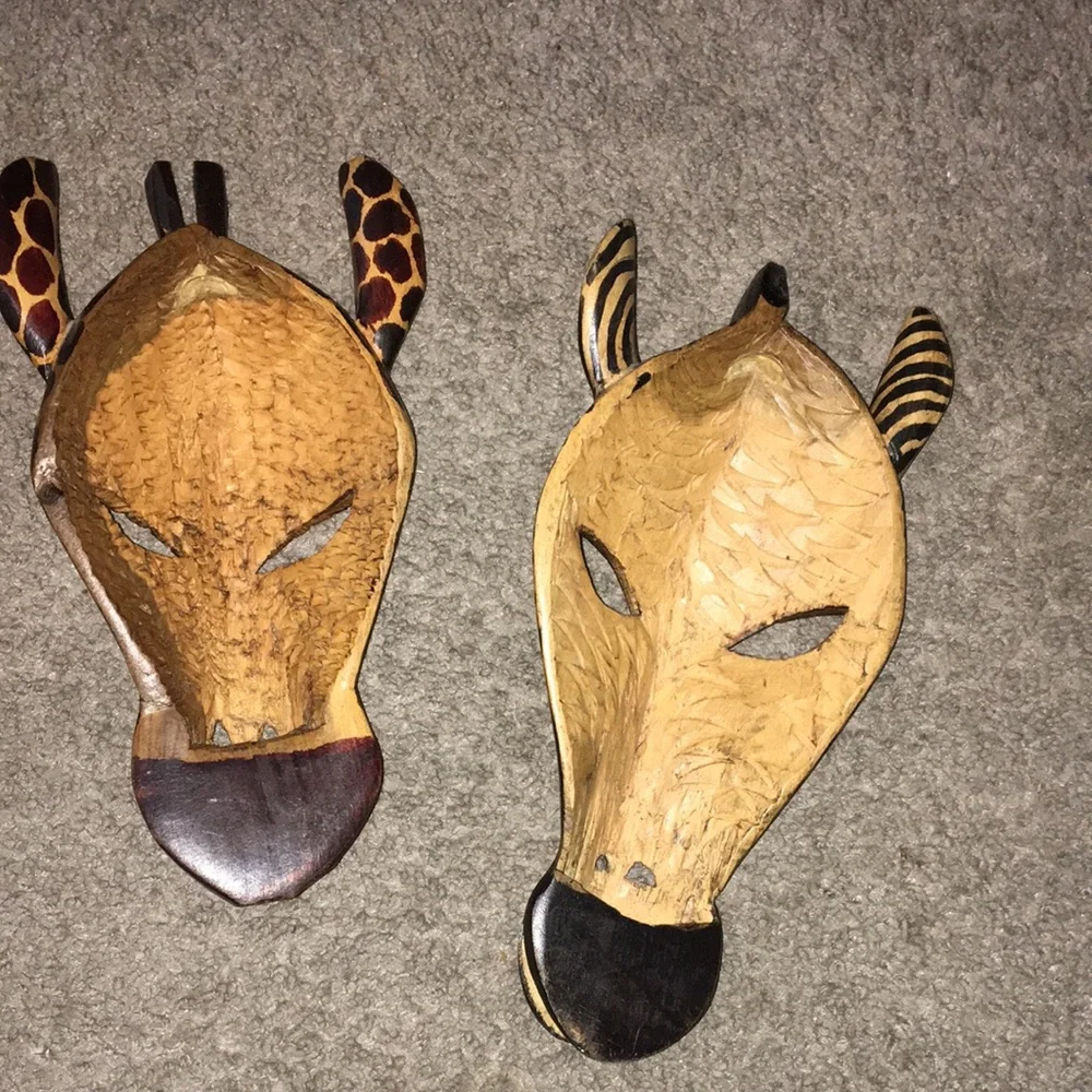 Wooden Carved Animal Wall Hangings Zebra and Giraffe Print